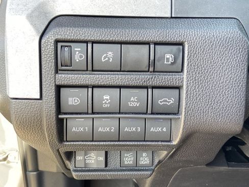 Used 2025 Toyota Tacoma 4x4 Double Cab Hybrid image 46