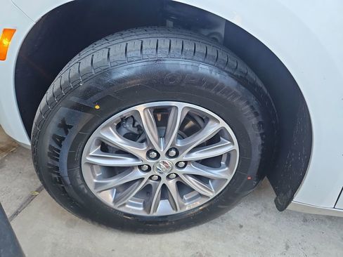 Used 2024 Buick Enclave Premium image 34