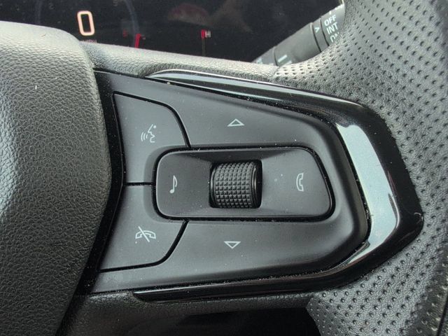 Used 2025 Chevrolet TrailBlazer LT w/ Driver Confidence Package FWD image 22