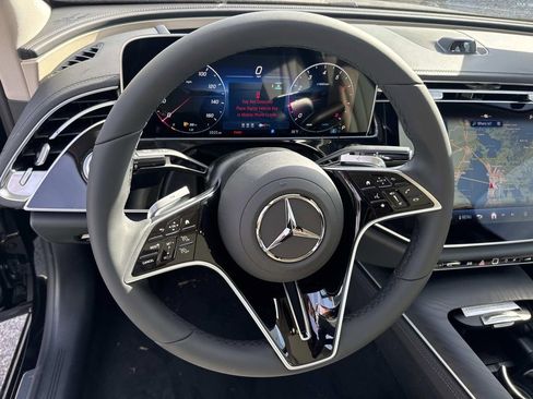 New 2026 Mercedes-Benz E 350 4MATIC Sedan image 10