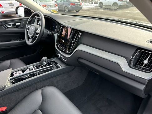 Used 2025 Volvo XC60 B5 Plus AWD/4WD image 27