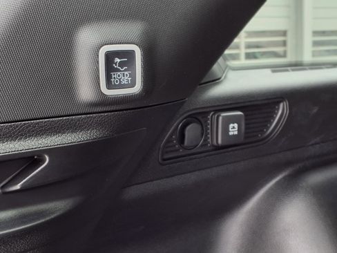 Used 2025 Jeep Grand Cherokee Limited image 22