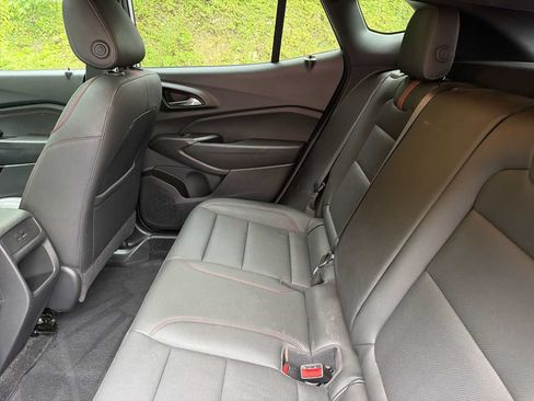 Used 2024 Chevrolet Trax RS w/ Sunroof Package FWD image 23