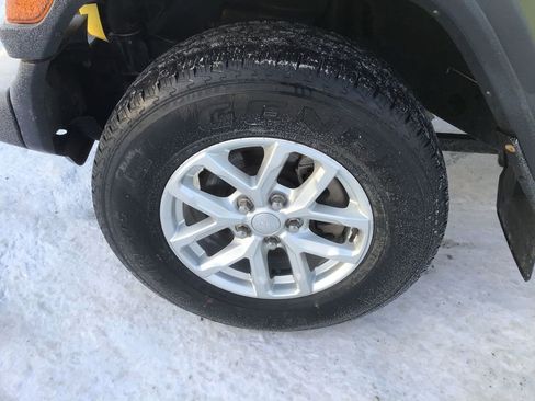 Certified 2023 Jeep Wrangler Sport S image 10