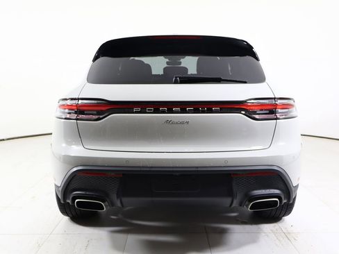 New 2026 Porsche Macan image 32
