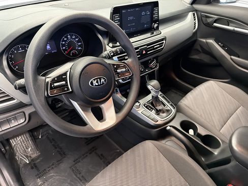 Used 2021 Kia Seltos LX image 7