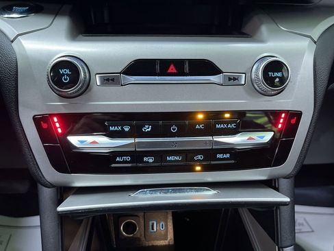 Used 2022 Ford Explorer XLT w/ Class IV Trailer Tow Package image 22