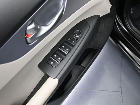 Used 2022 Kia Forte LXS w/ LXS Technology Package image 13