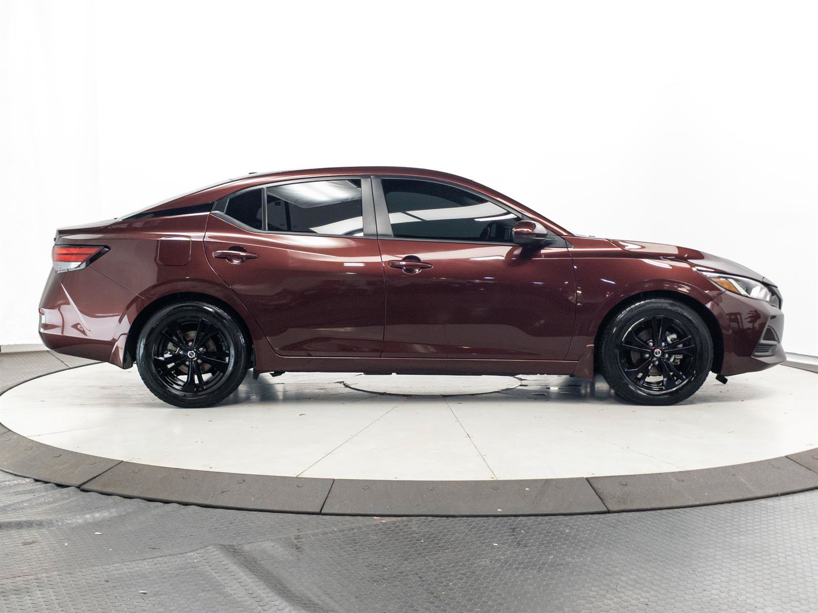 Used 2023 Nissan Sentra SV FWD image 11