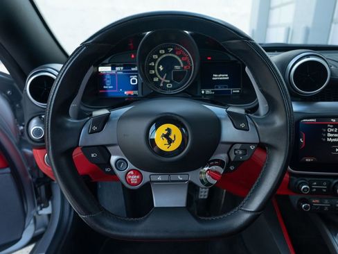 Used 2019 Ferrari Portofino image 36