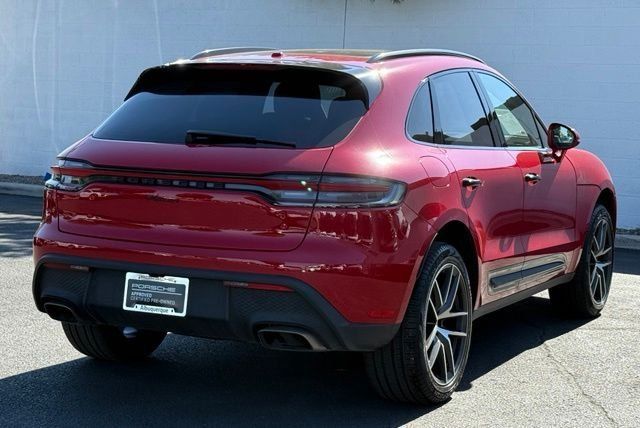 Used 2025 Porsche Macan AWD/4WD image 10