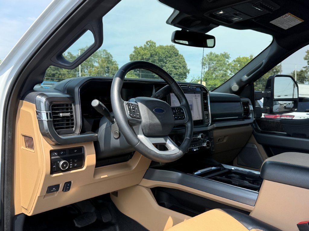 Used 2024 Ford F250 Lariat w/ Sport Appearance Package AWD/4WD image 16