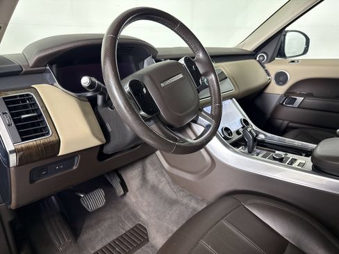 Used 2019 Land Rover Range Rover Sport HSE AWD/4WD image 4