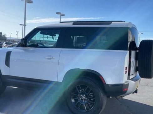 Used 2024 Land Rover Defender 90 S image 7