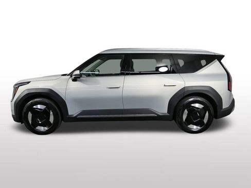 Used 2024 Kia EV9 Wind AWD/4WD image 7