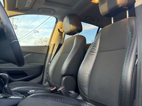 Used 2017 Buick Encore Preferred w/ Experience Buick Package FWD image 18