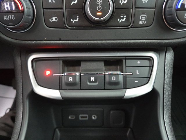 Used 2024 GMC Terrain SLE w/ Driver Convenience Package AWD/4WD image 13