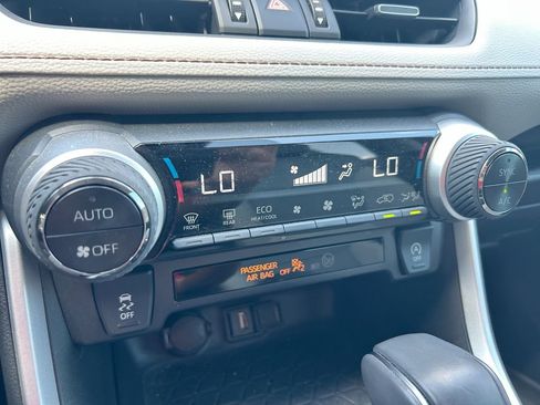 Used 2022 Toyota RAV4 XLE Premium FWD image 24