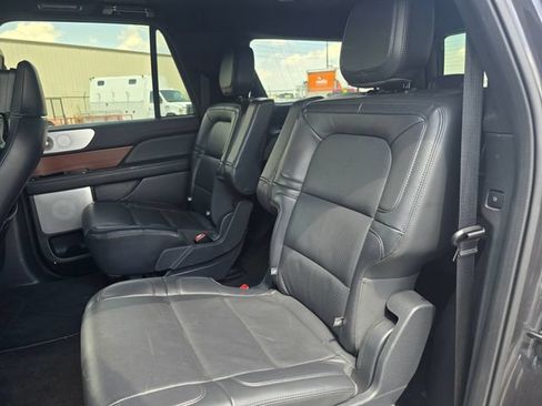 Used 2023 Lincoln Navigator L Reserve AWD/4WD image 12