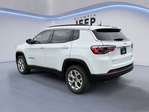 New 2026 Jeep Compass Latitude image 3