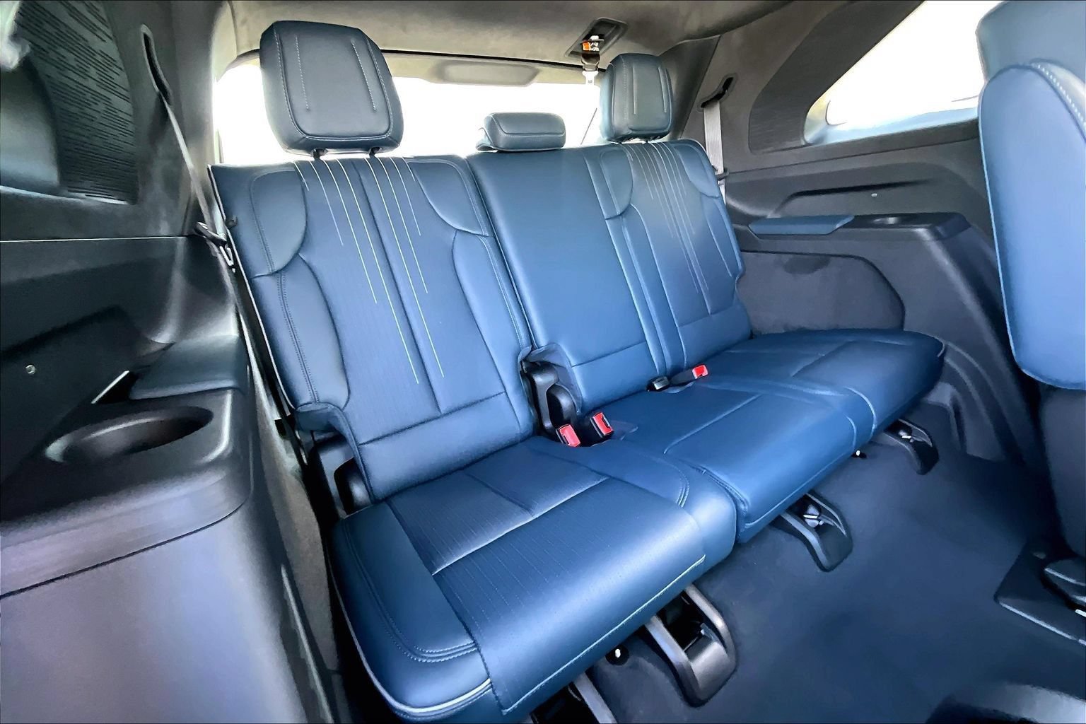 New 2026 Cadillac Escalade IQ Luxury 2 w/ LPO, Floor Liner Package AWD/4WD image 28