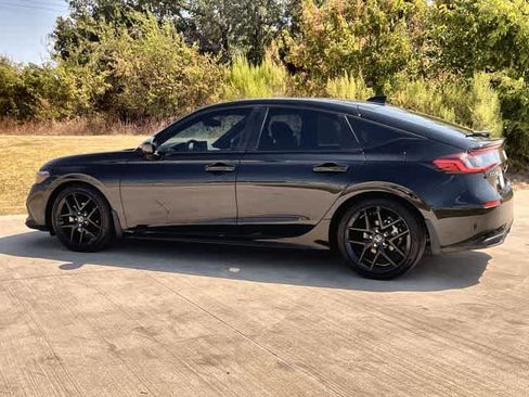 Used 2023 Honda Civic Sport image 4