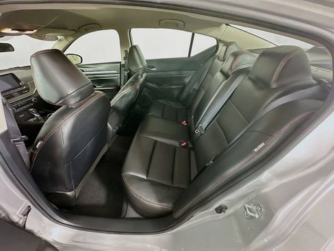 Used 2024 Nissan Altima 2.5 SR FWD image 30