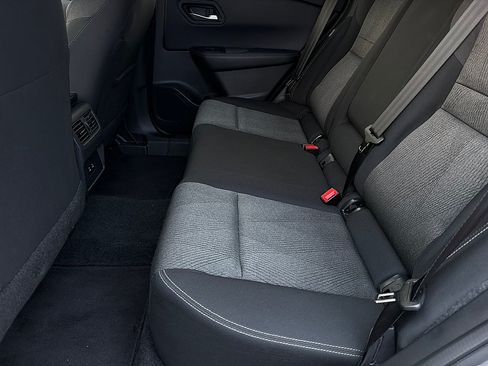 Used 2025 Nissan Rogue SV FWD image 9