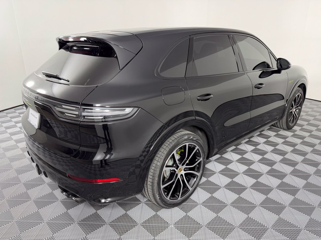 Certified 2022 Porsche Cayenne E-Hybrid AWD/4WD image 11