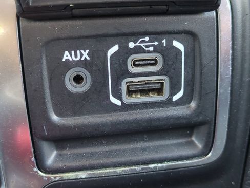 Used 2021 Jeep Wrangler Sport AWD/4WD image 23