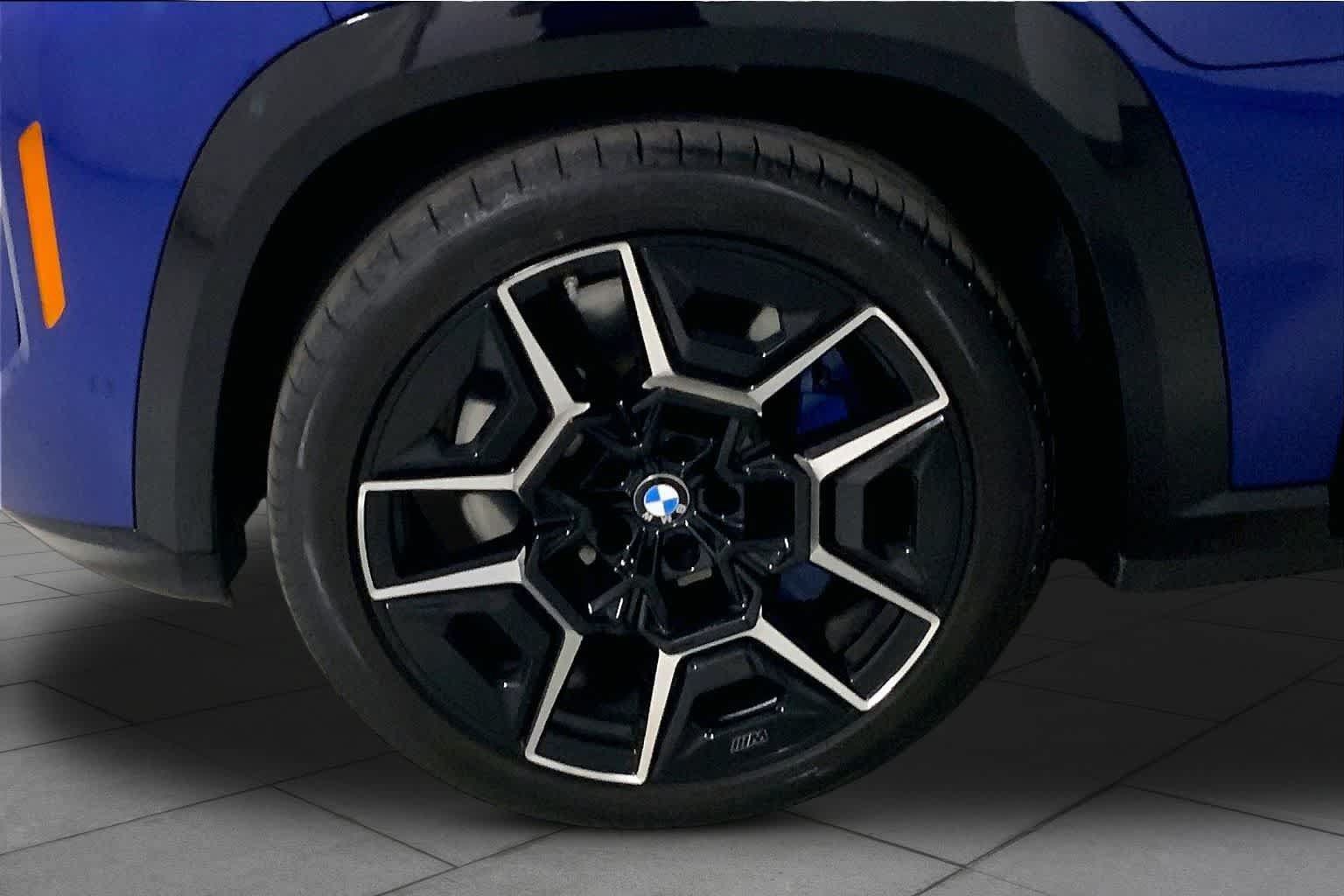 Used 2023 BMW XM AWD/4WD image 10