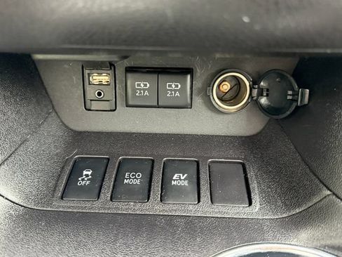 Used 2017 Toyota Highlander Limited Platinum AWD/4WD image 25