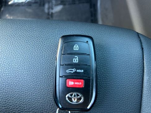 Used 2025 Toyota Grand Highlander AWD image 31