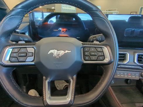 Used 2025 Ford Mustang GT Premium image 17