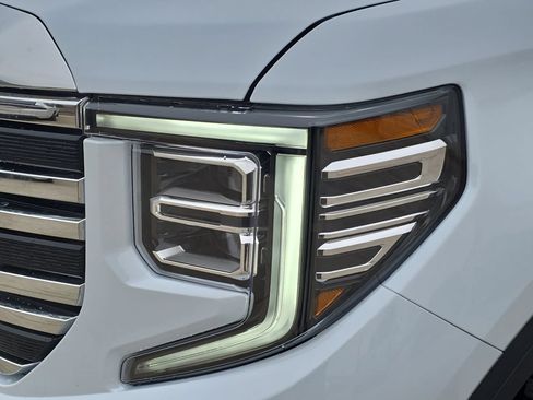 New 2026 GMC Sierra 1500 SLT w/ SLT Premium Plus Package AWD/4WD image 31