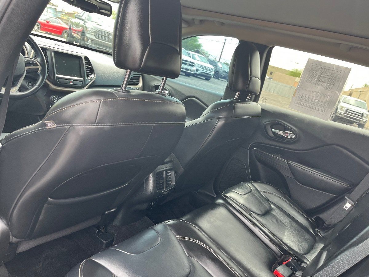Used 2015 Jeep Cherokee Limited AWD/4WD image 30