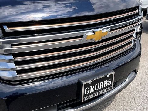 Used 2023 Chevrolet Tahoe High Country w/ Premium Package AWD/4WD image 41