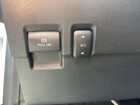 Used 2023 Ford F250 Platinum AWD/4WD image 12