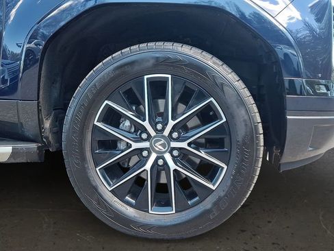 Used 2024 Lexus GX 550 w/ Cold Area Package AWD/4WD image 9