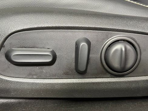 Used 2019 GMC Acadia SLT image 29