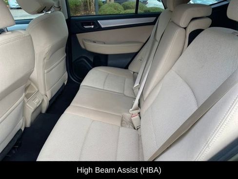 Used 2018 Subaru Outback 2.5i Premium image 14