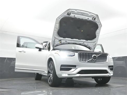Used 2024 Volvo XC90 B5 Plus w/ Protection Package Premier image 55