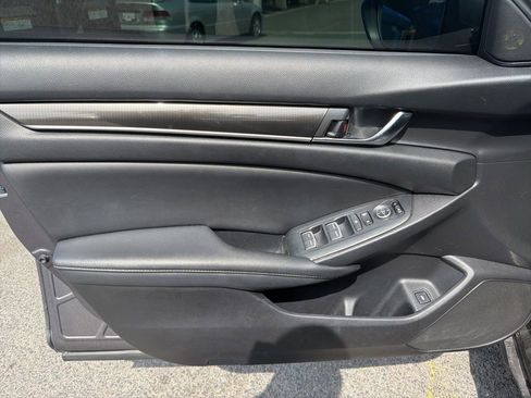 Used 2019 Honda Accord Sport image 8