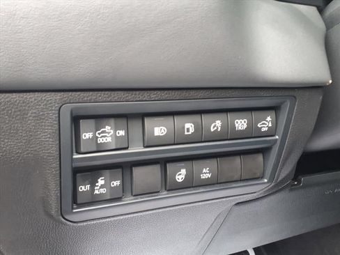 Used 2024 Toyota Tundra Platinum AWD/4WD image 18