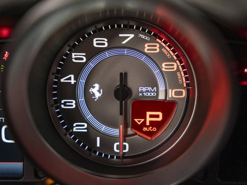 Used 2020 Ferrari F8 Tributo RWD image 37