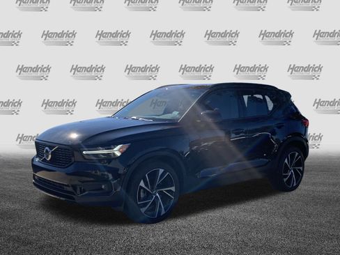 Used 2022 Volvo XC40 T5 R-Design w/ Advanced Package image 5