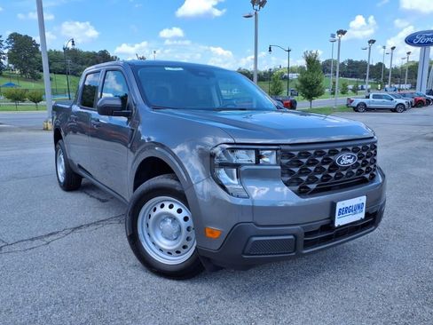 New 2025 Ford Maverick XL image 3