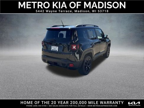 Used 2017 Jeep Renegade Altitude AWD/4WD image 7