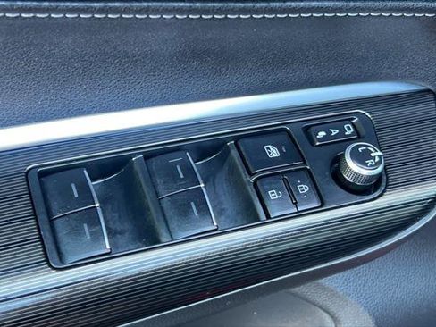 Certified 2022 Toyota Venza XLE AWD/4WD image 13