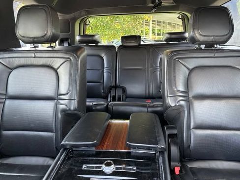 Used 2019 Lincoln Navigator Reserve AWD/4WD image 30
